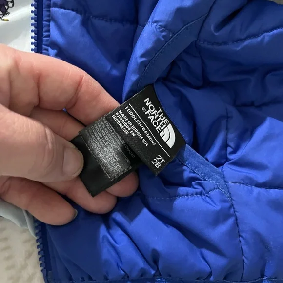 Toddlers 2T The North Face Blue Puffer Jacket - Picture 6 of 7